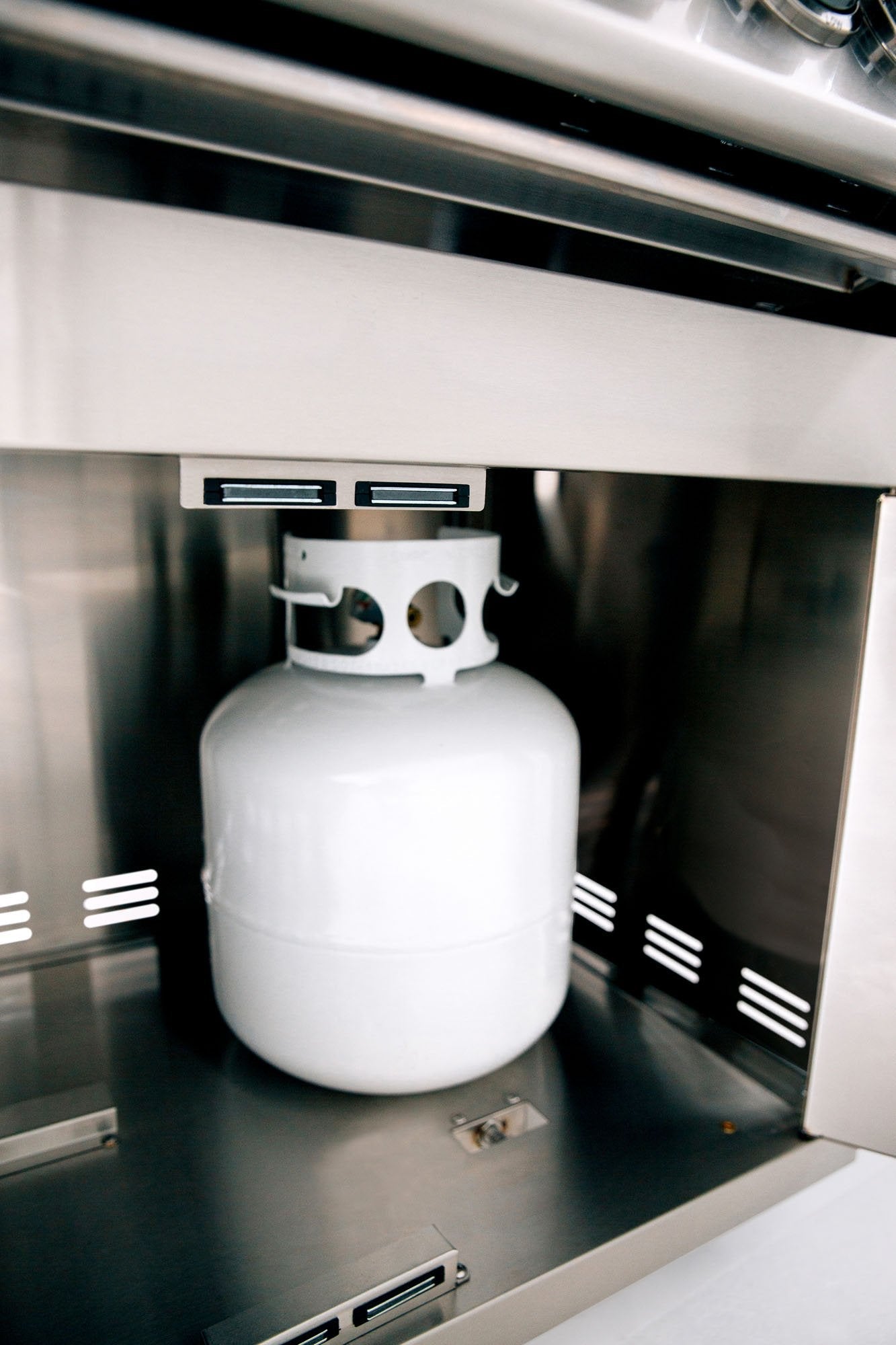 Summerset TRL 32 Inch Freestanding Grill CART-TRL32