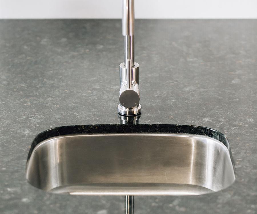 Summerset Professional Grills 19x15 inch Stainless Steel Undermount Sink and 360 degree Hot and Cold Faucet SSNK-19U