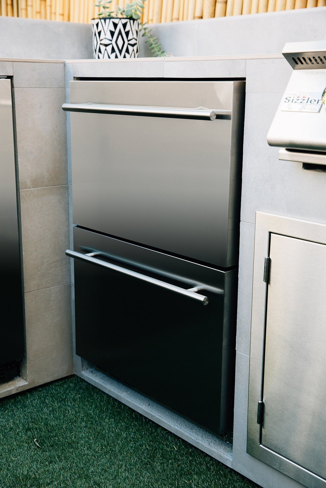 Summerset 24 Inch 5.3c Deluxe Outdoor Rated 2-Drawer Refrigerator SSRFR-24DR2