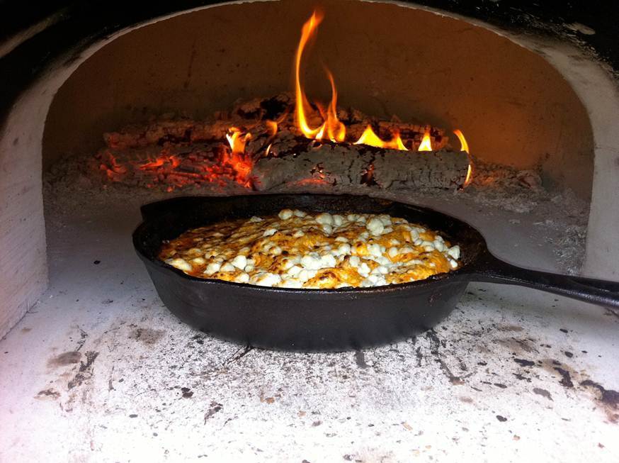 Chicago Brick Oven 750 Hybrid Gas and Wood Dual Fuel Residential Countertop Pizza Oven