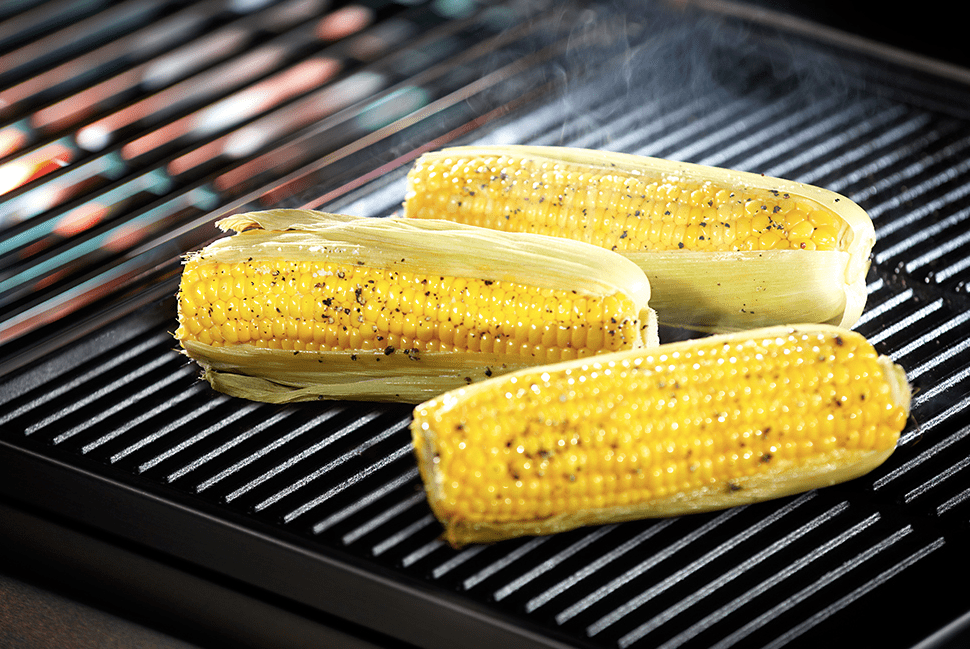 Mont Alpi 400 32 Inch Built In Grill with Four Burners, Natural Gas and Propane Ready