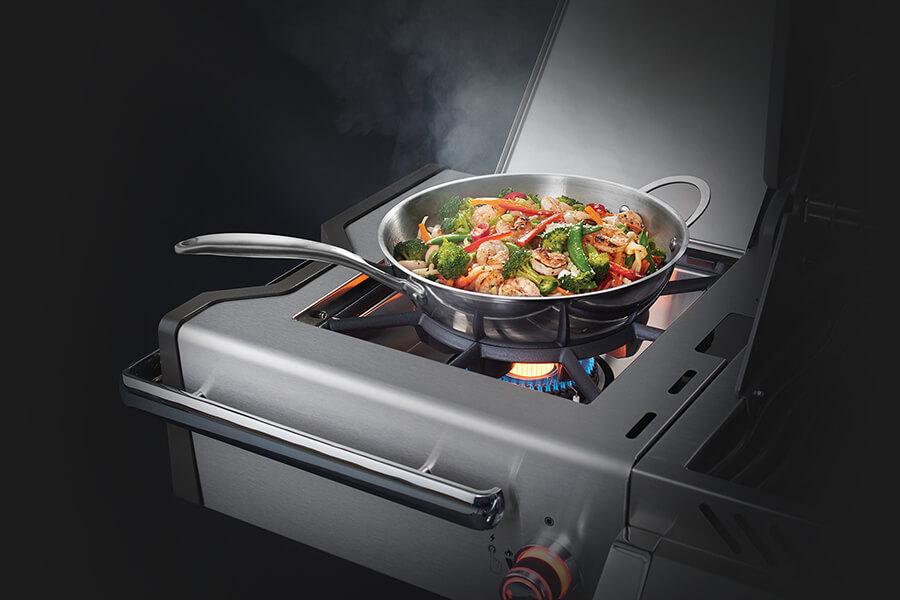 Napoleon PRESTIGE PRO™ 825 RSBI with Power Side Burner, Infrared Rear & Bottom Burners